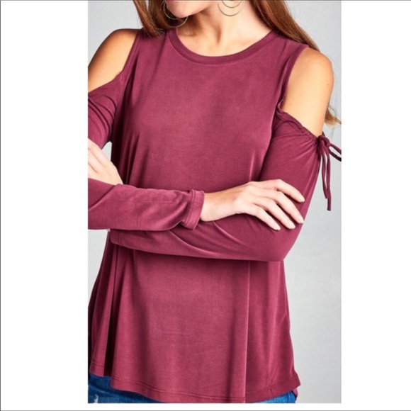 Open ShoulderTie Sleeves Top - Picture 2 of 3